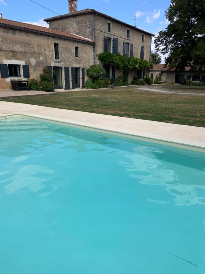 Bed and Breakfast Le Petit Manoir Brux Exterior foto