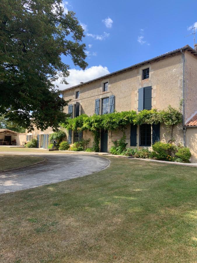 Bed and Breakfast Le Petit Manoir Brux Exterior foto
